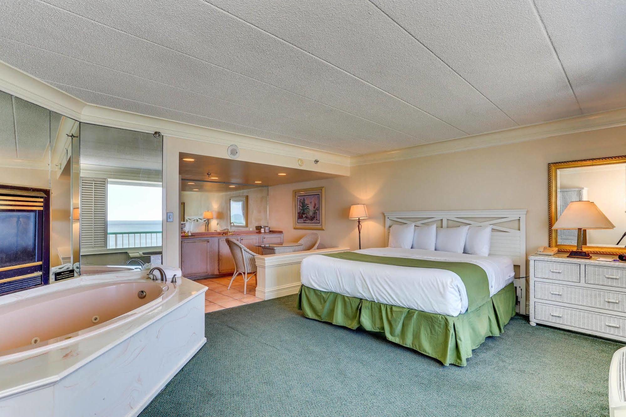Baymont By Wyndham Virginia Beach Oceanfront ภายนอก รูปภาพ