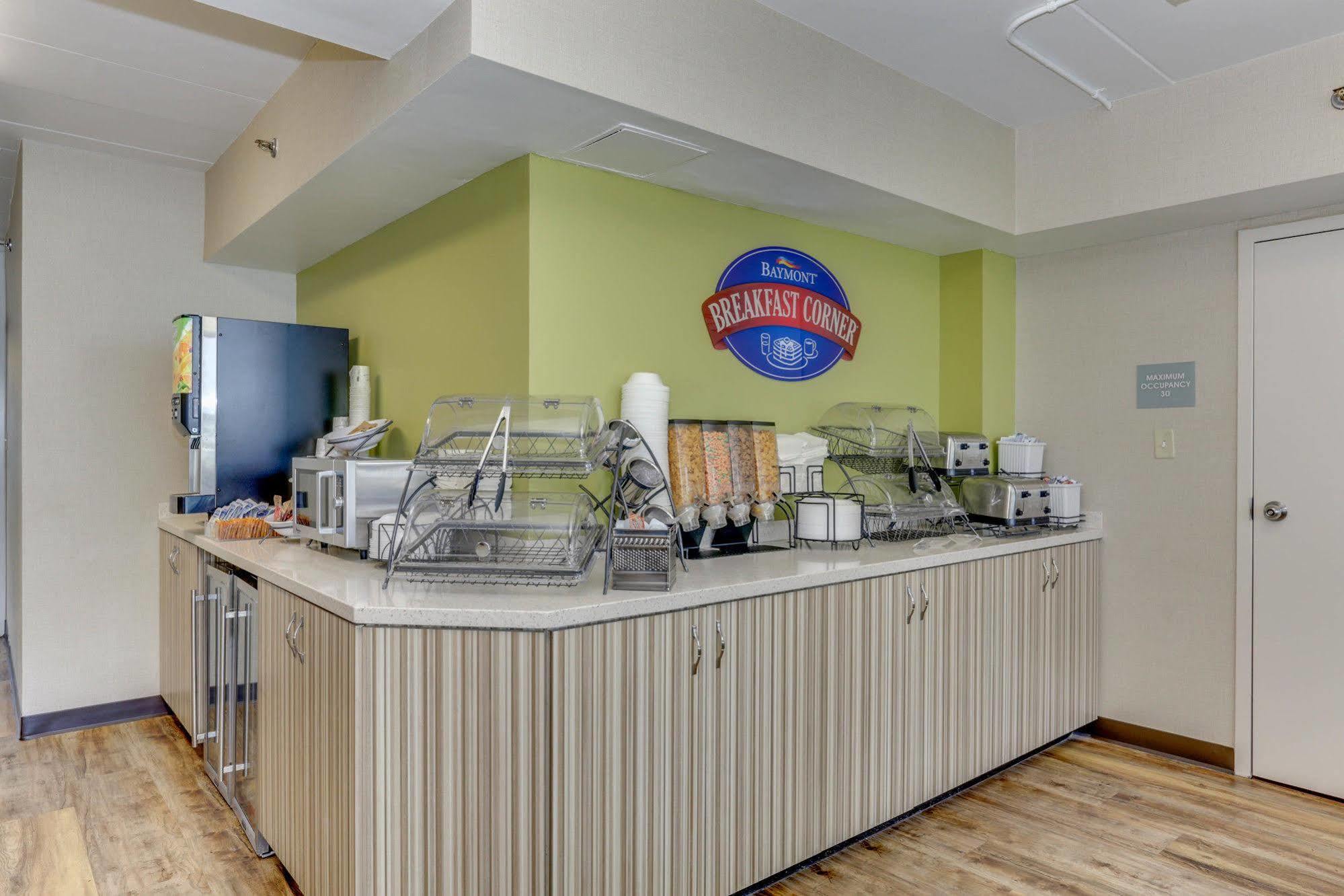 Baymont By Wyndham Virginia Beach Oceanfront ภายนอก รูปภาพ